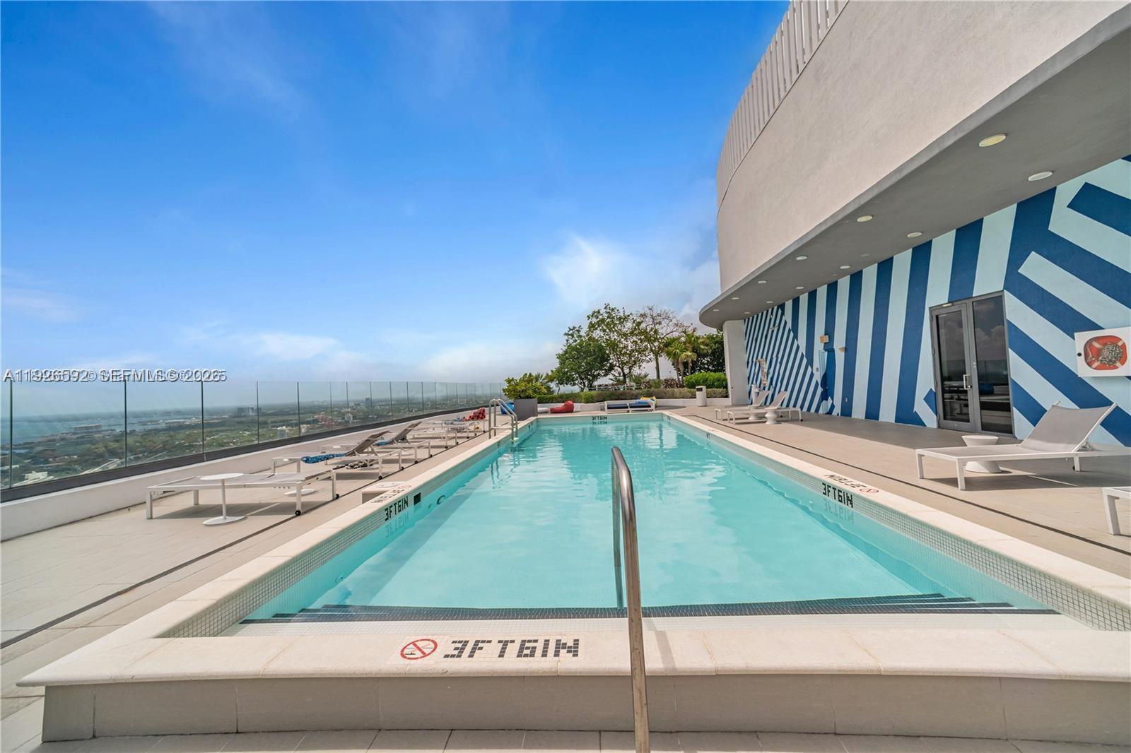 45 SW 9th St #2209, Miami FL 33130