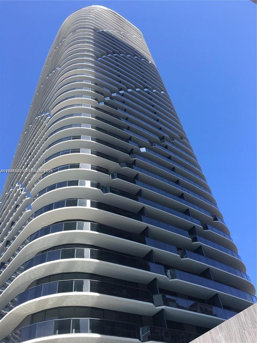 45 SW 9th St #2209, Miami FL 33130
