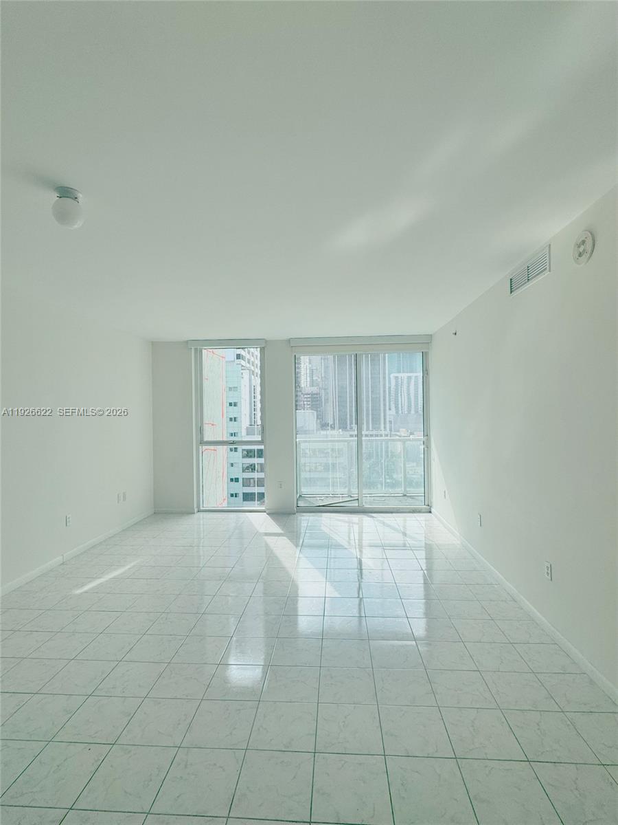 244 Biscayne Blvd #1405, Miami FL 33132