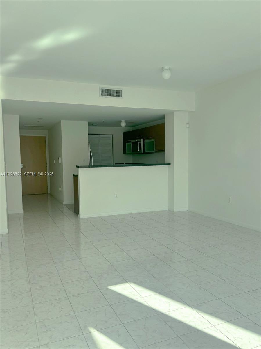 244 Biscayne Blvd #1405, Miami FL 33132
