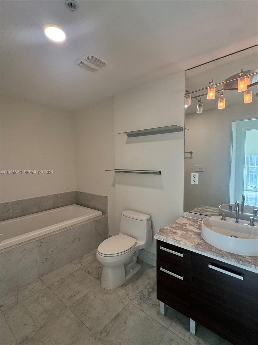244 Biscayne Blvd #1405, Miami FL 33132