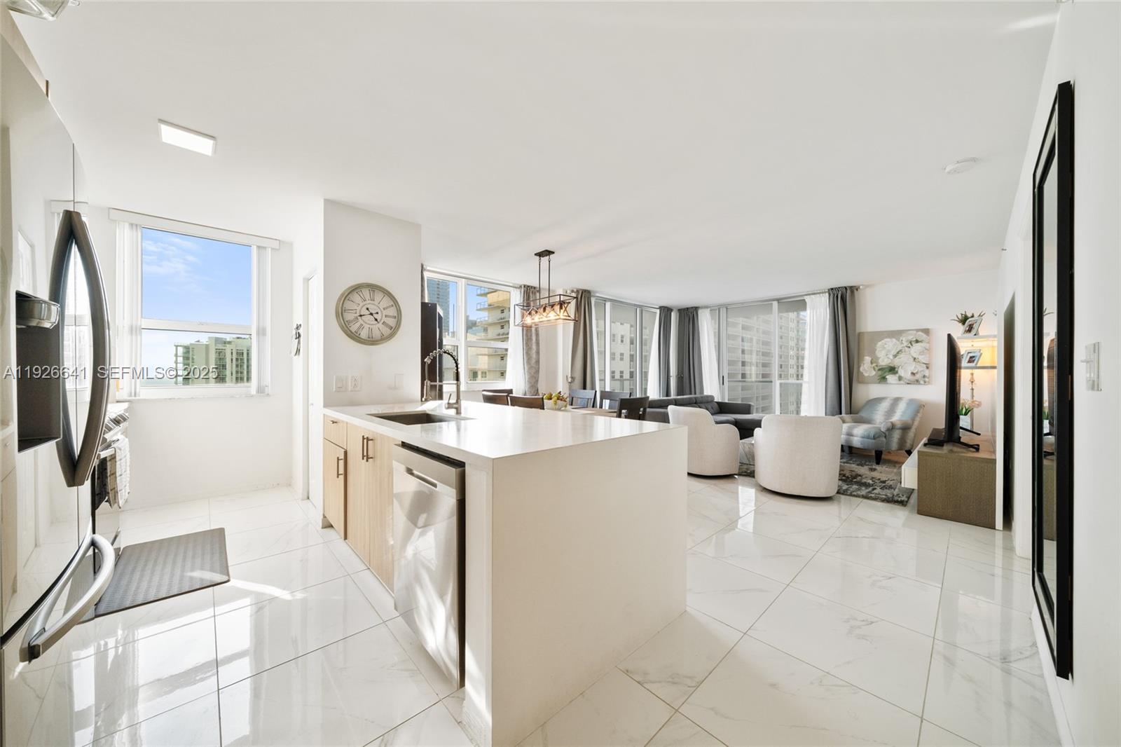 1155 Brickell Bay Dr #2501, Miami FL 33131