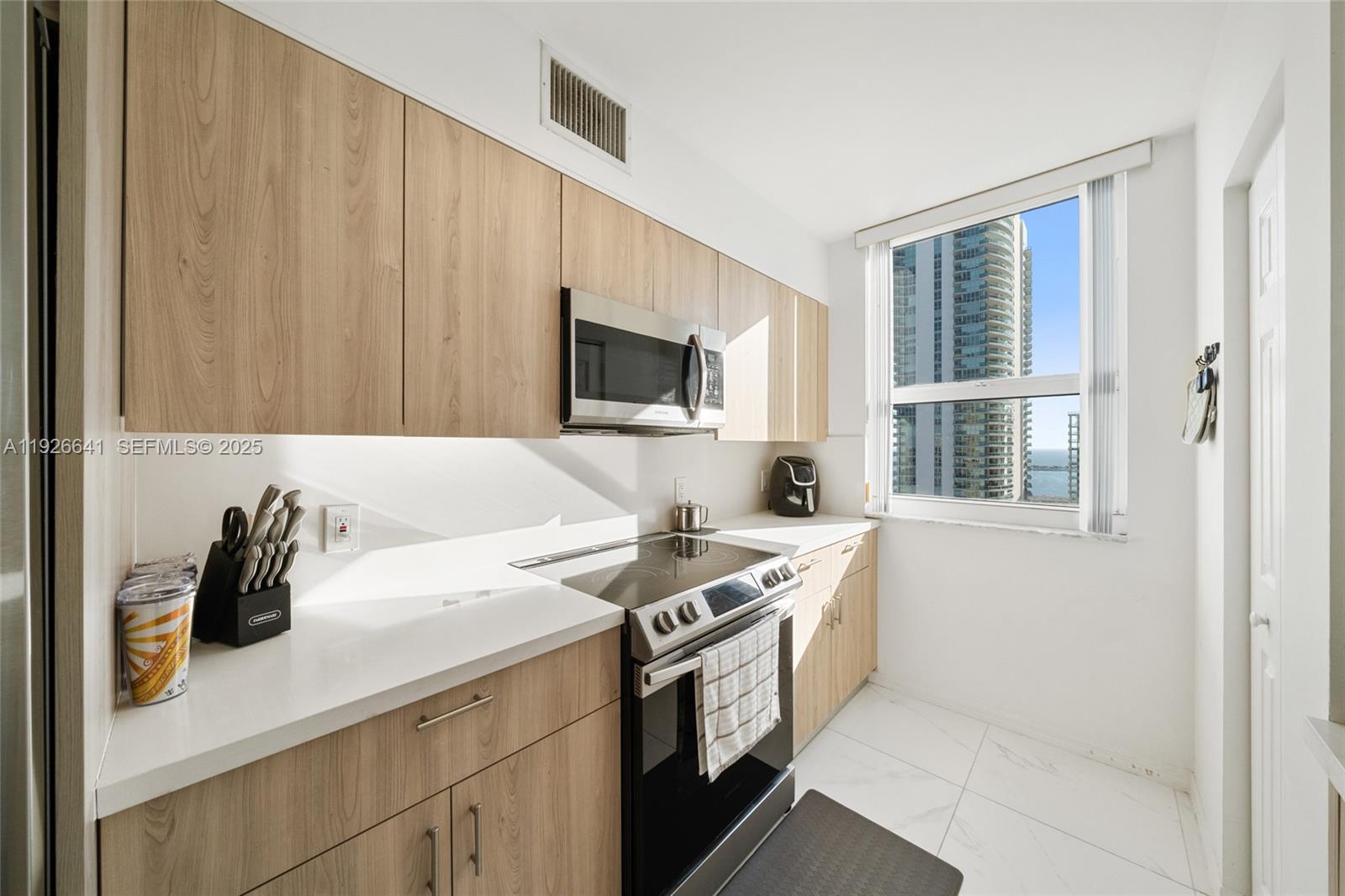 1155 Brickell Bay Dr #2501, Miami FL 33131