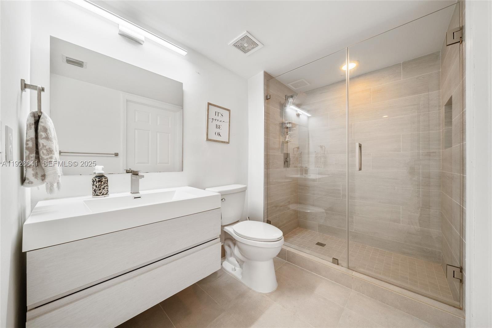 1155 Brickell Bay Dr #2501, Miami FL 33131