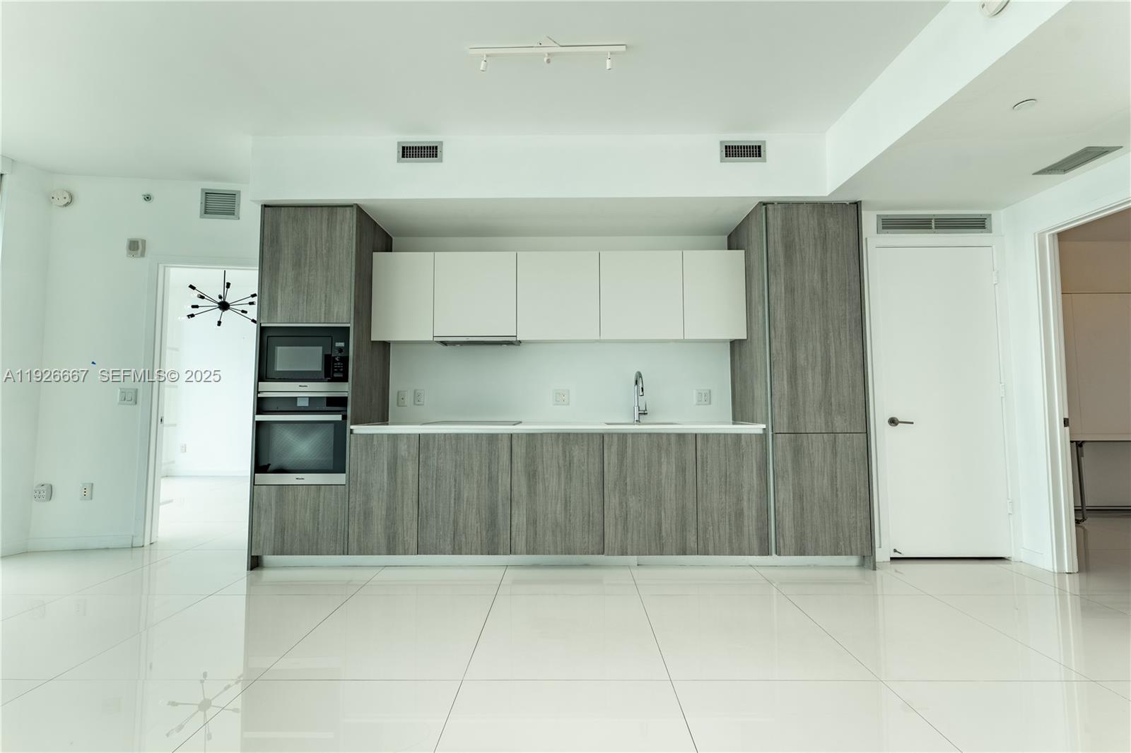 2900 NE 7th Ave #2006, Miami FL 33137