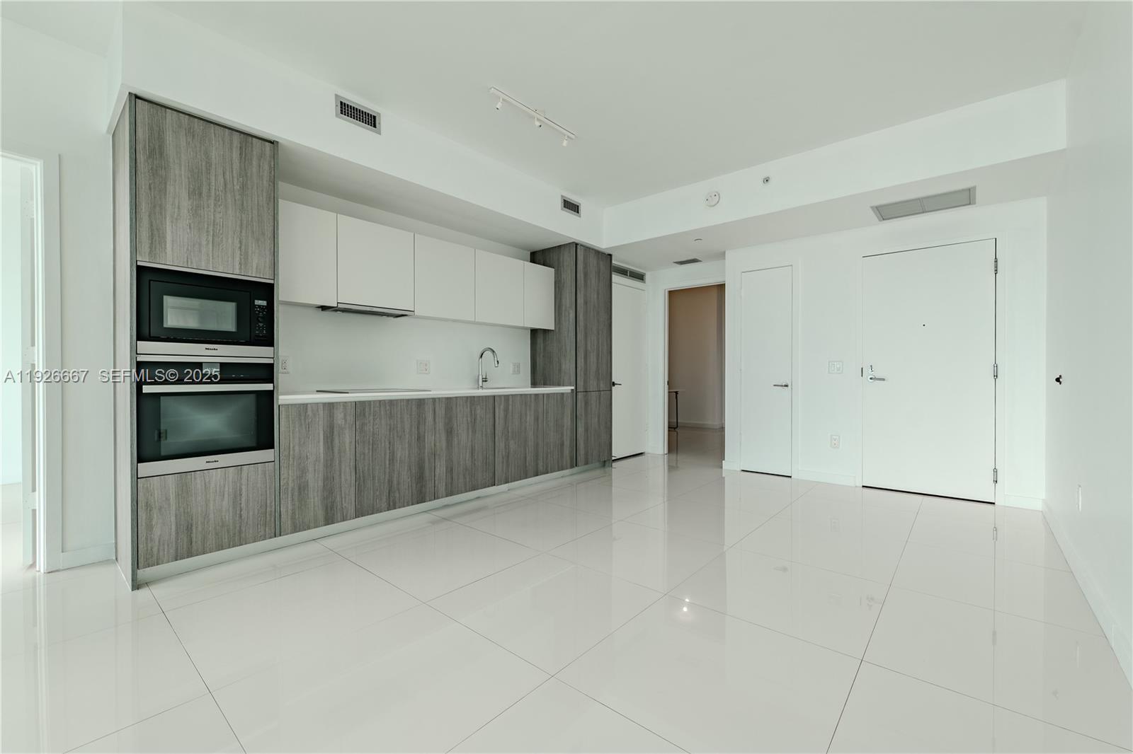 2900 NE 7th Ave #2006, Miami FL 33137