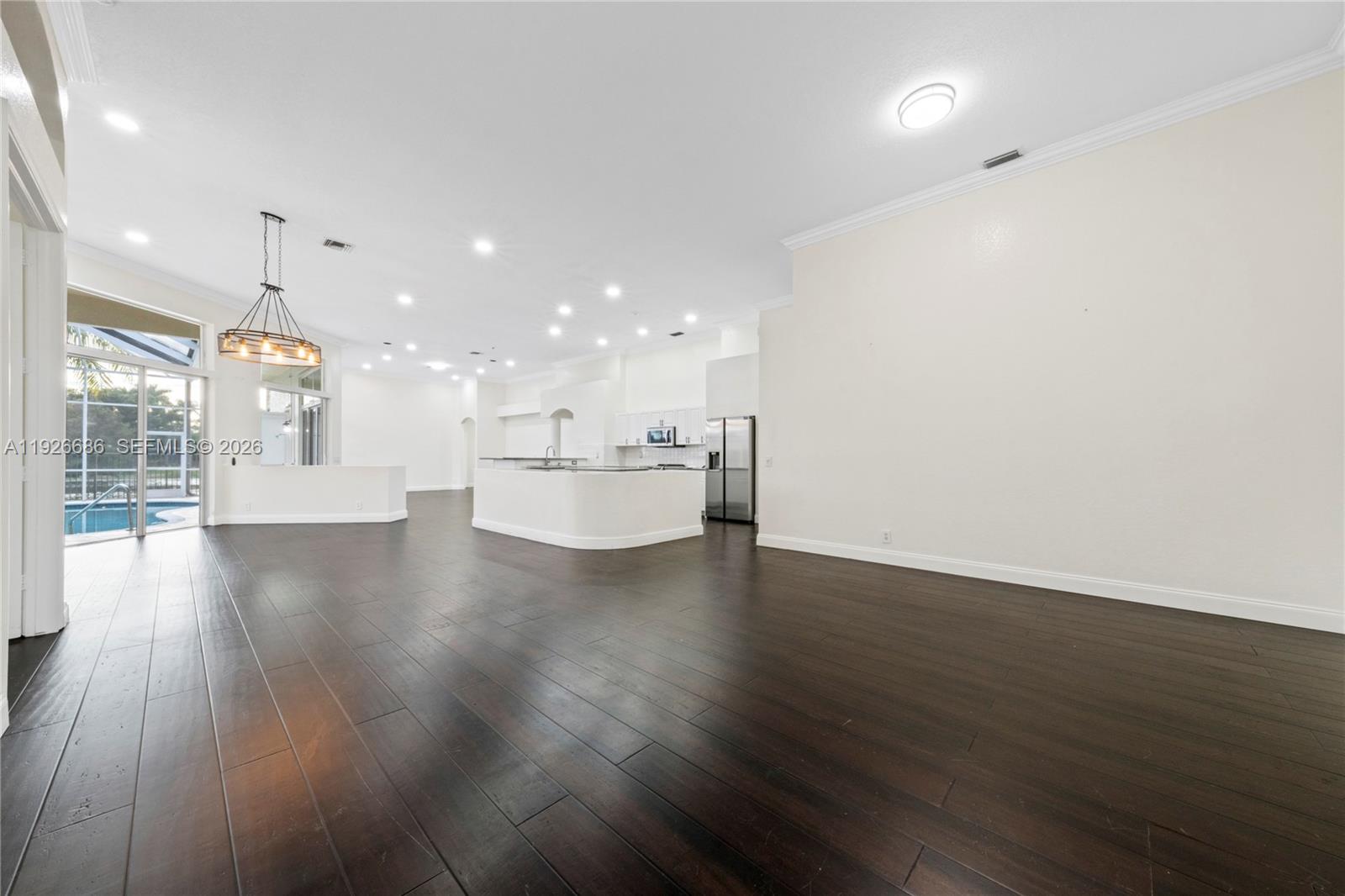 2893 Oakbrook Dr, Weston FL 33332