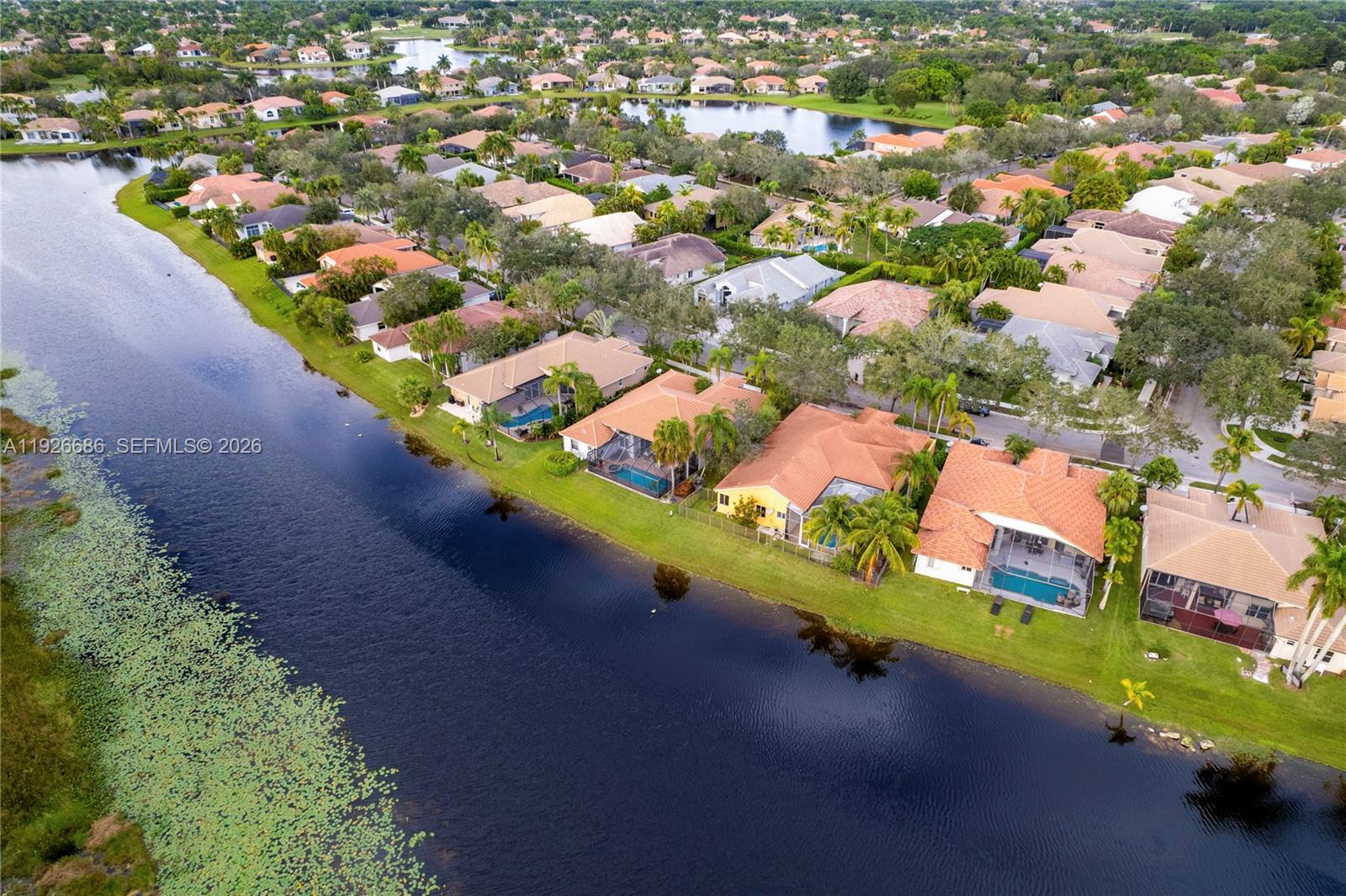 2893 Oakbrook Dr, Weston FL 33332