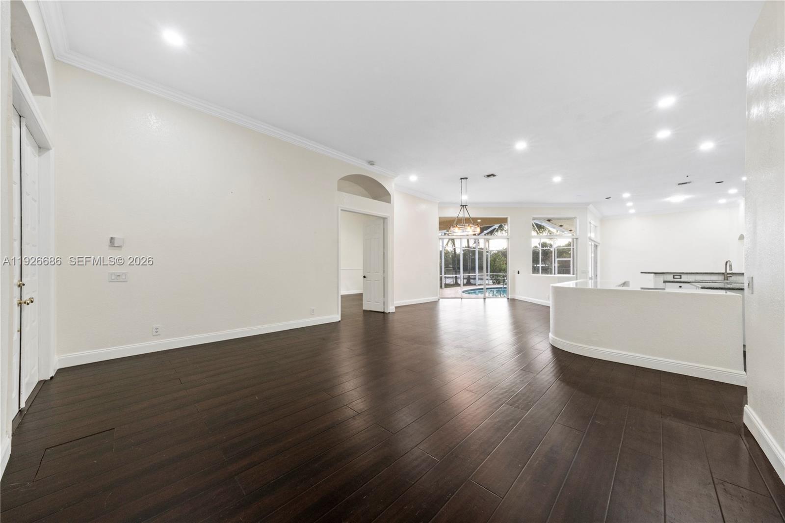 2893 Oakbrook Dr, Weston FL 33332
