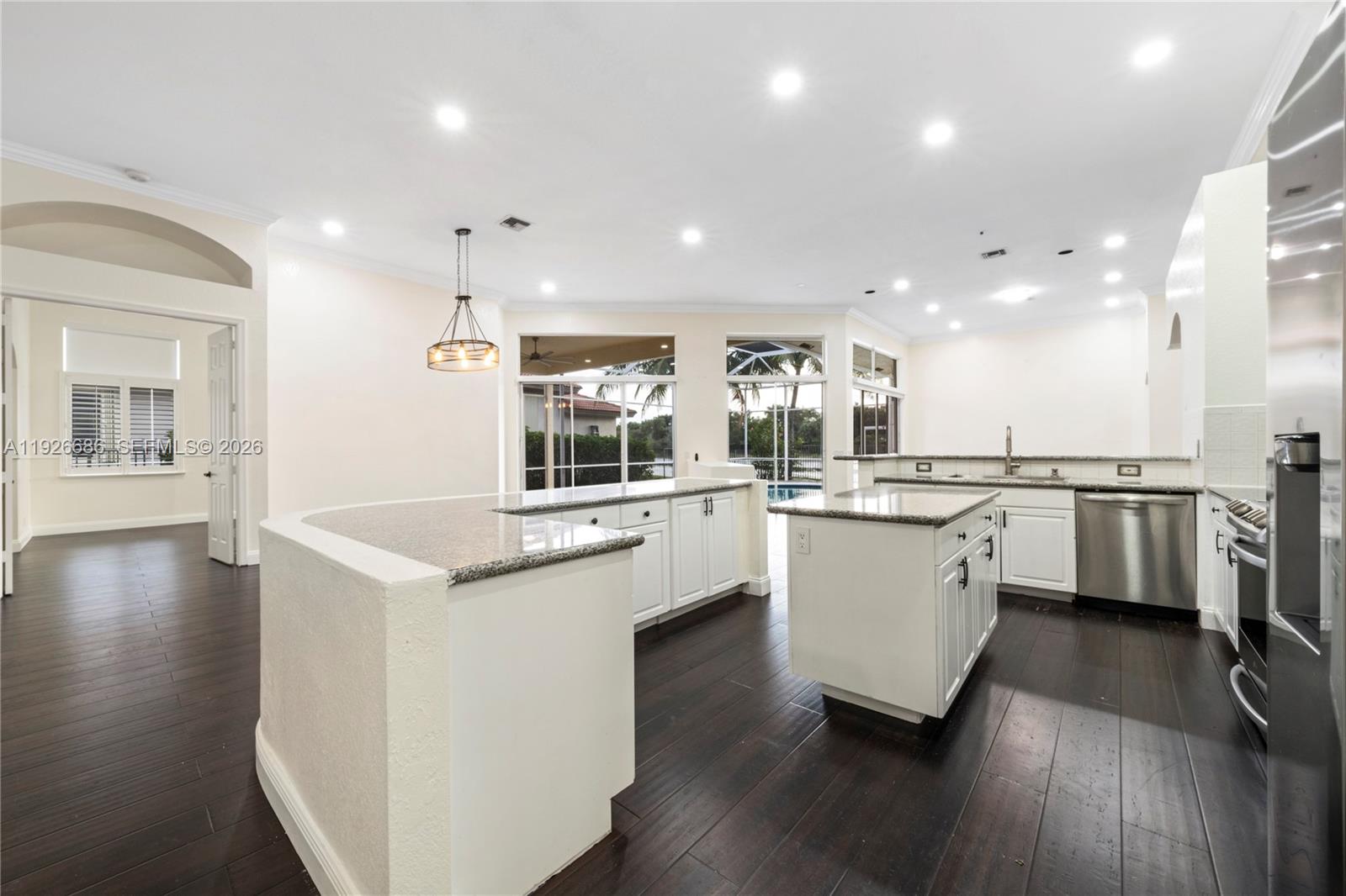 2893 Oakbrook Dr, Weston FL 33332