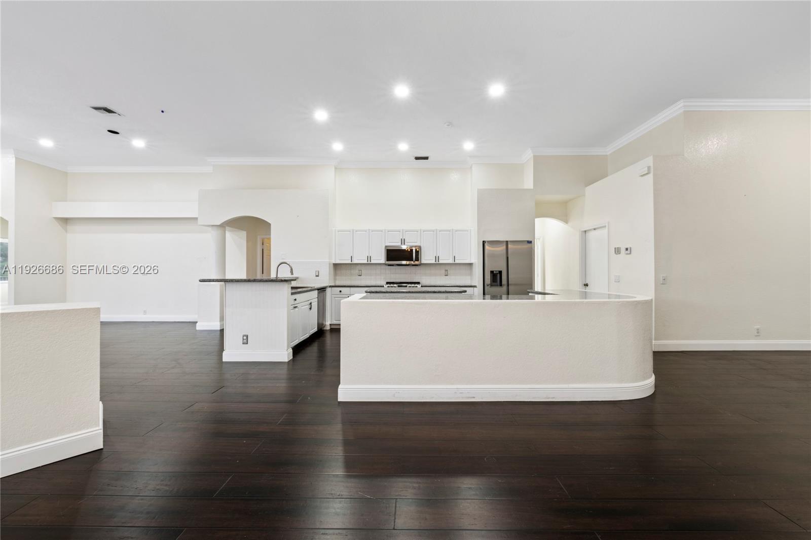 2893 Oakbrook Dr, Weston FL 33332