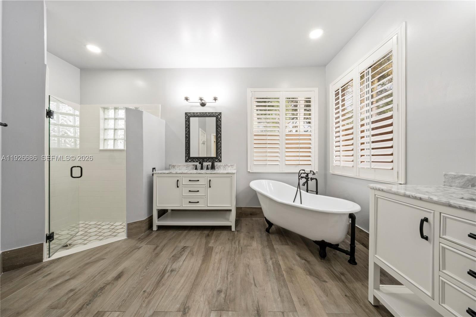 2893 Oakbrook Dr, Weston FL 33332
