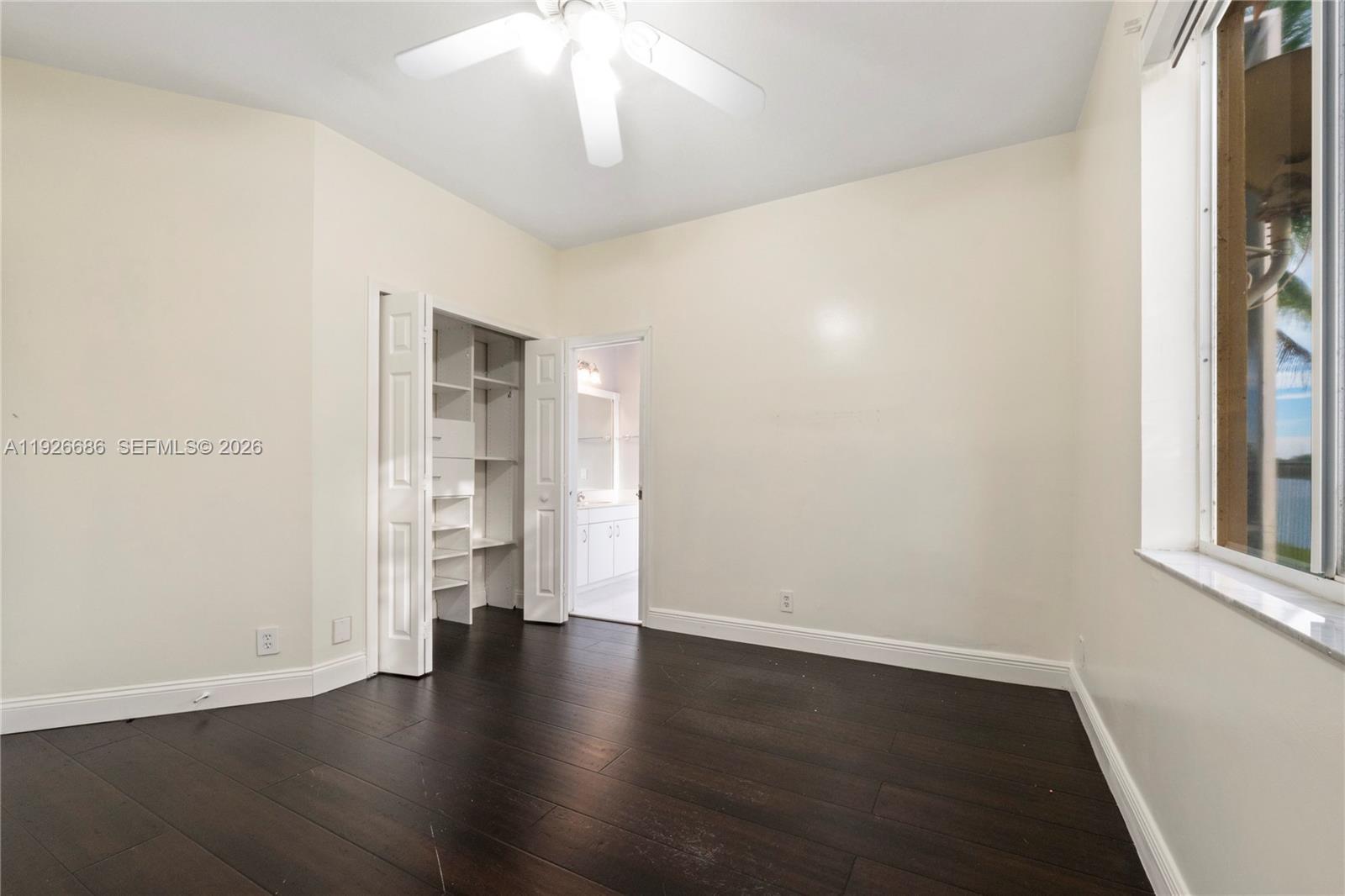 2893 Oakbrook Dr, Weston FL 33332