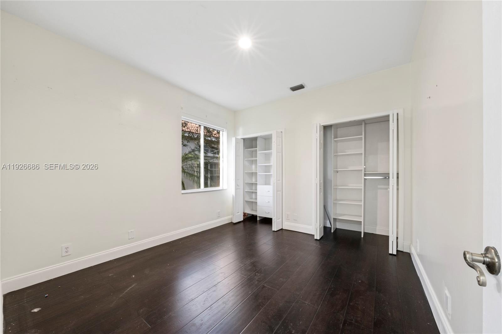 2893 Oakbrook Dr, Weston FL 33332