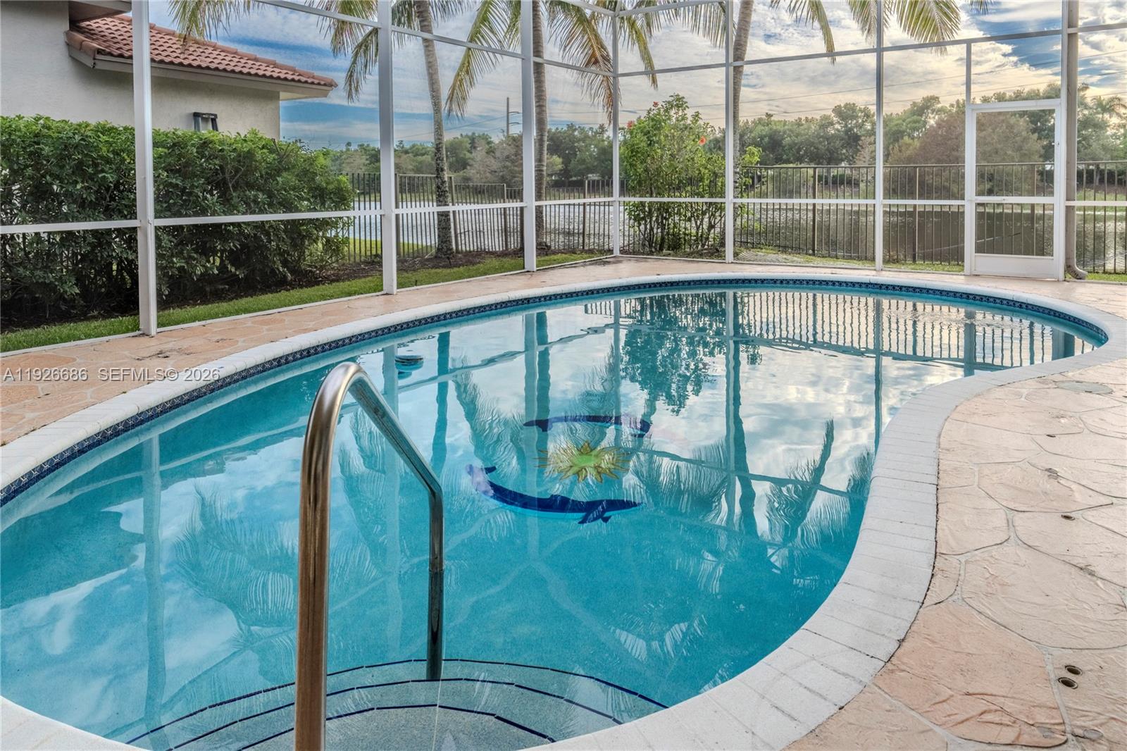 2893 Oakbrook Dr, Weston FL 33332
