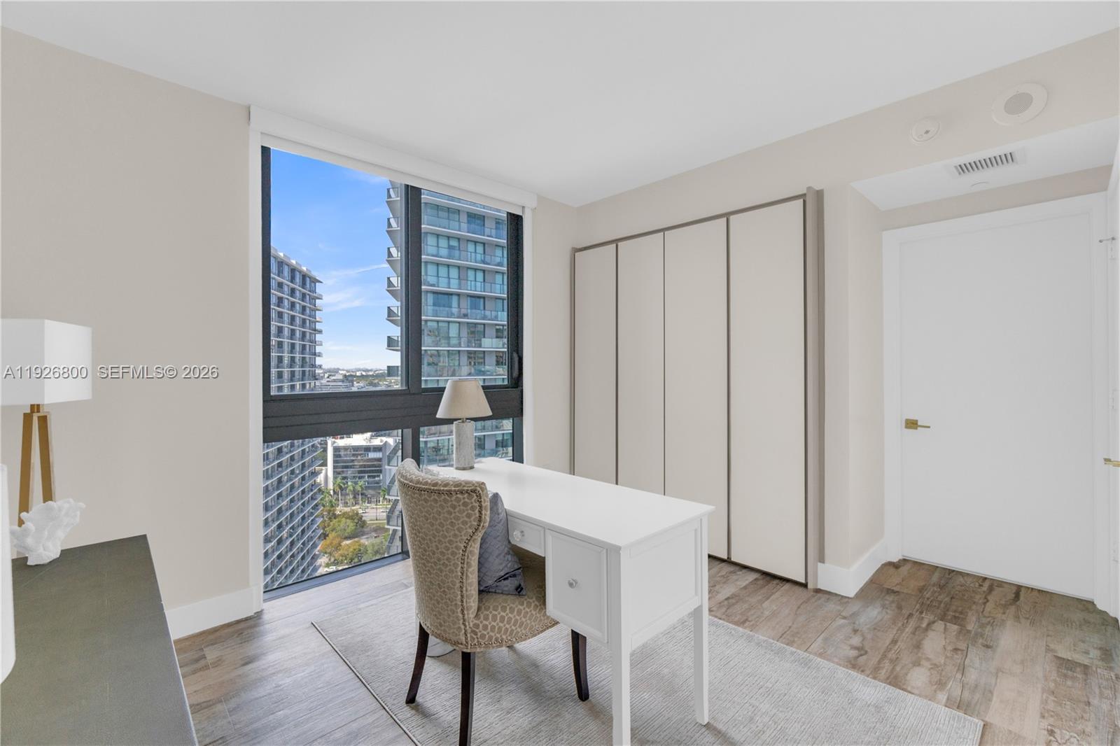650 NE 32nd St #2901, Miami FL 33137