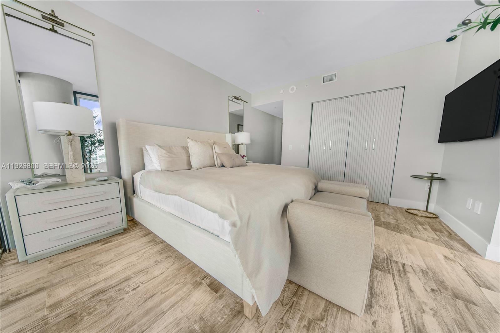 650 NE 32nd St #2901, Miami FL 33137