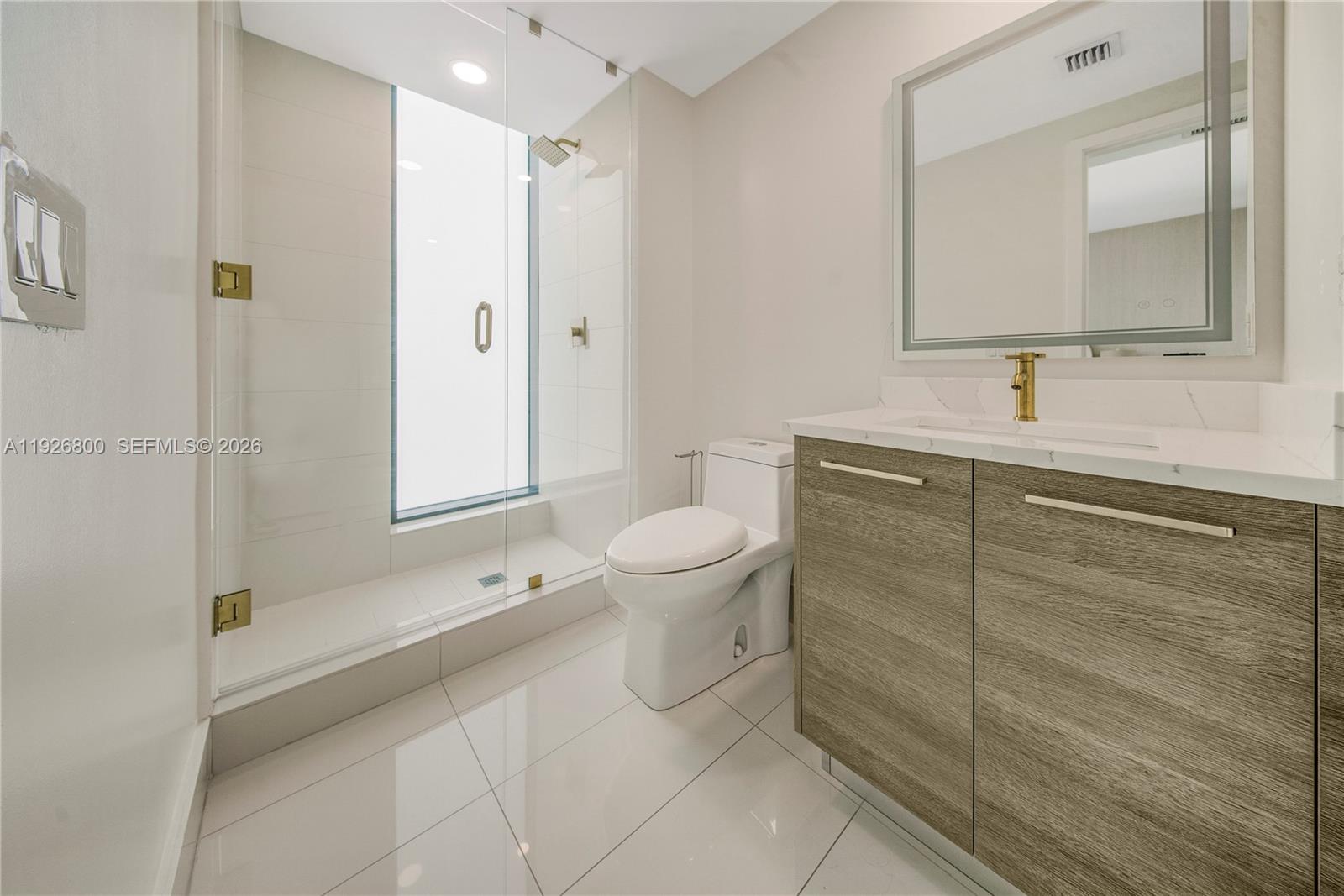 650 NE 32nd St #2901, Miami FL 33137