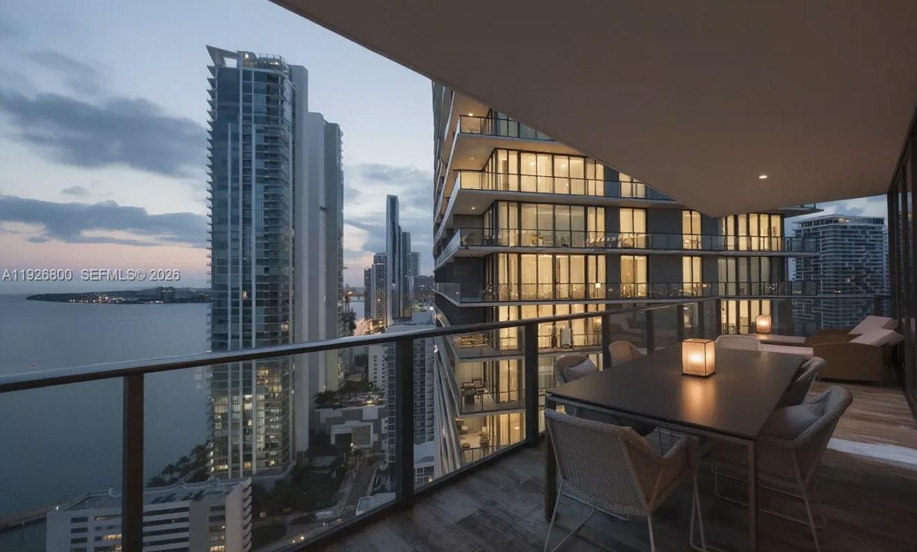 650 NE 32nd St #2901, Miami FL 33137