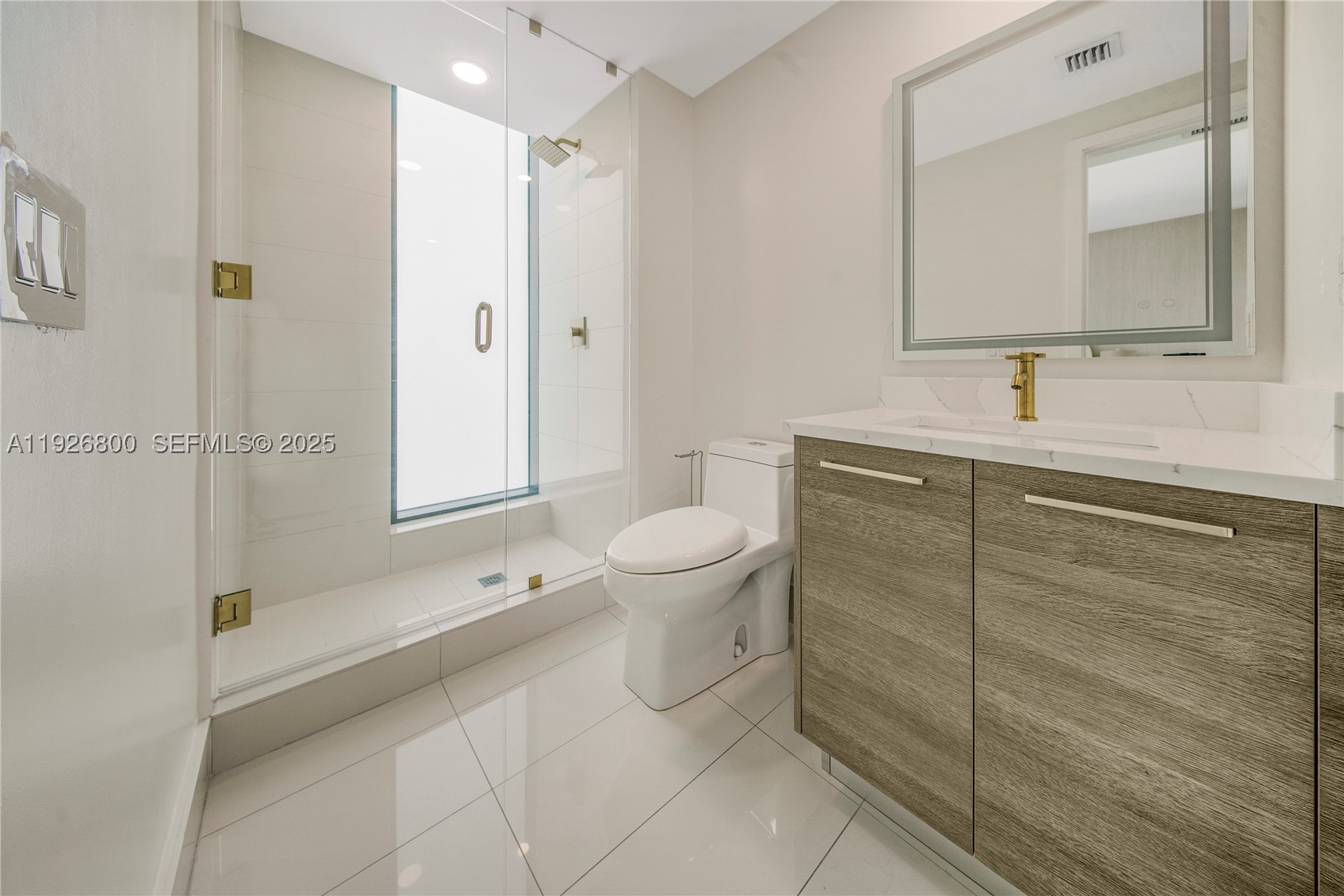 650 NE 32nd St #2901, Miami FL 33137