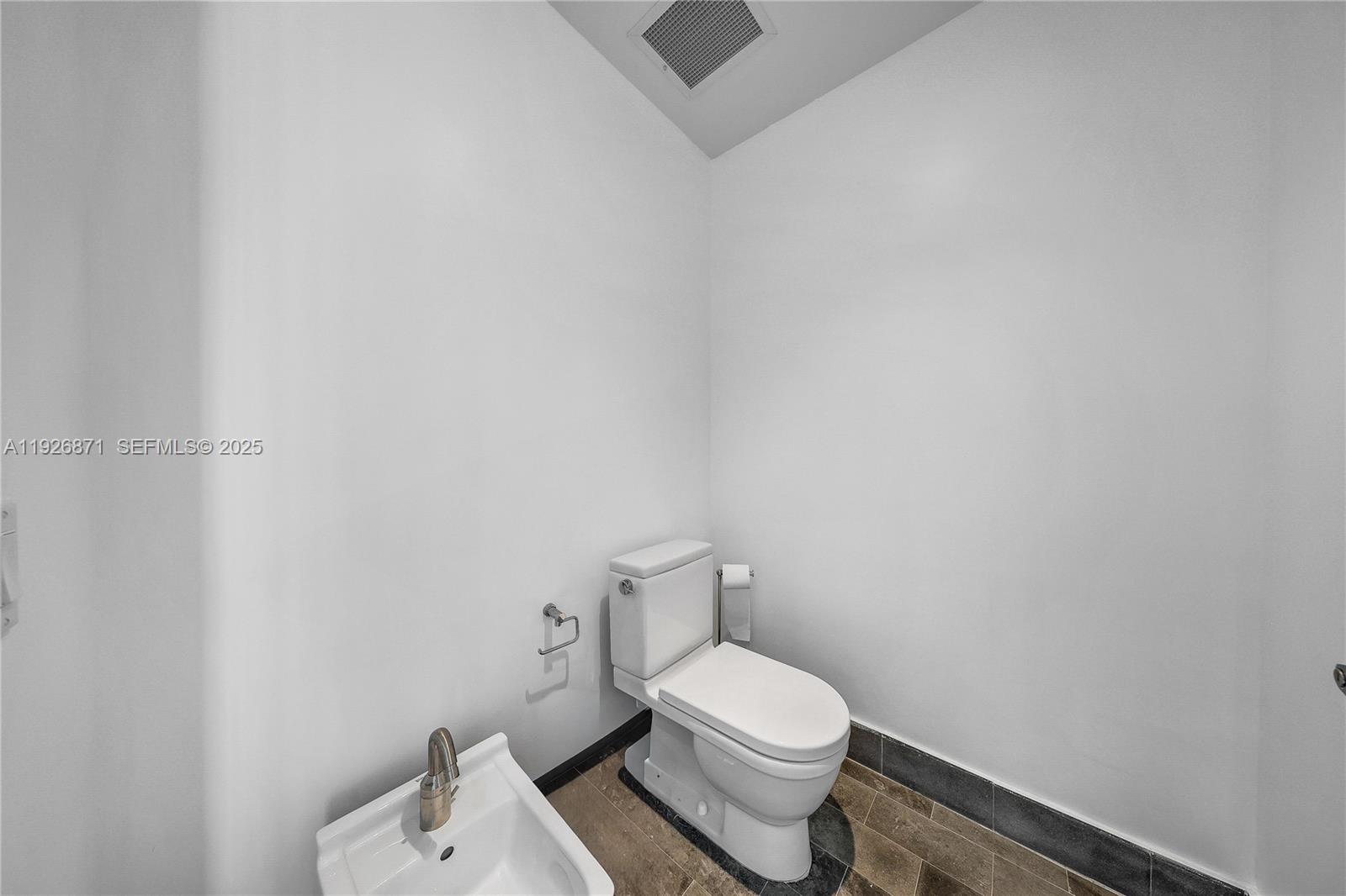 1100 Biscayne Blvd #3103, Miami FL 33132