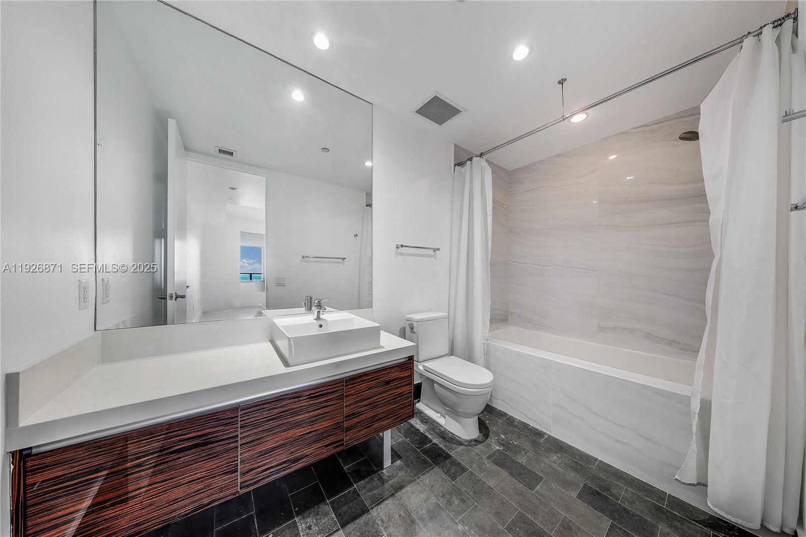 1100 Biscayne Blvd #3103, Miami FL 33132