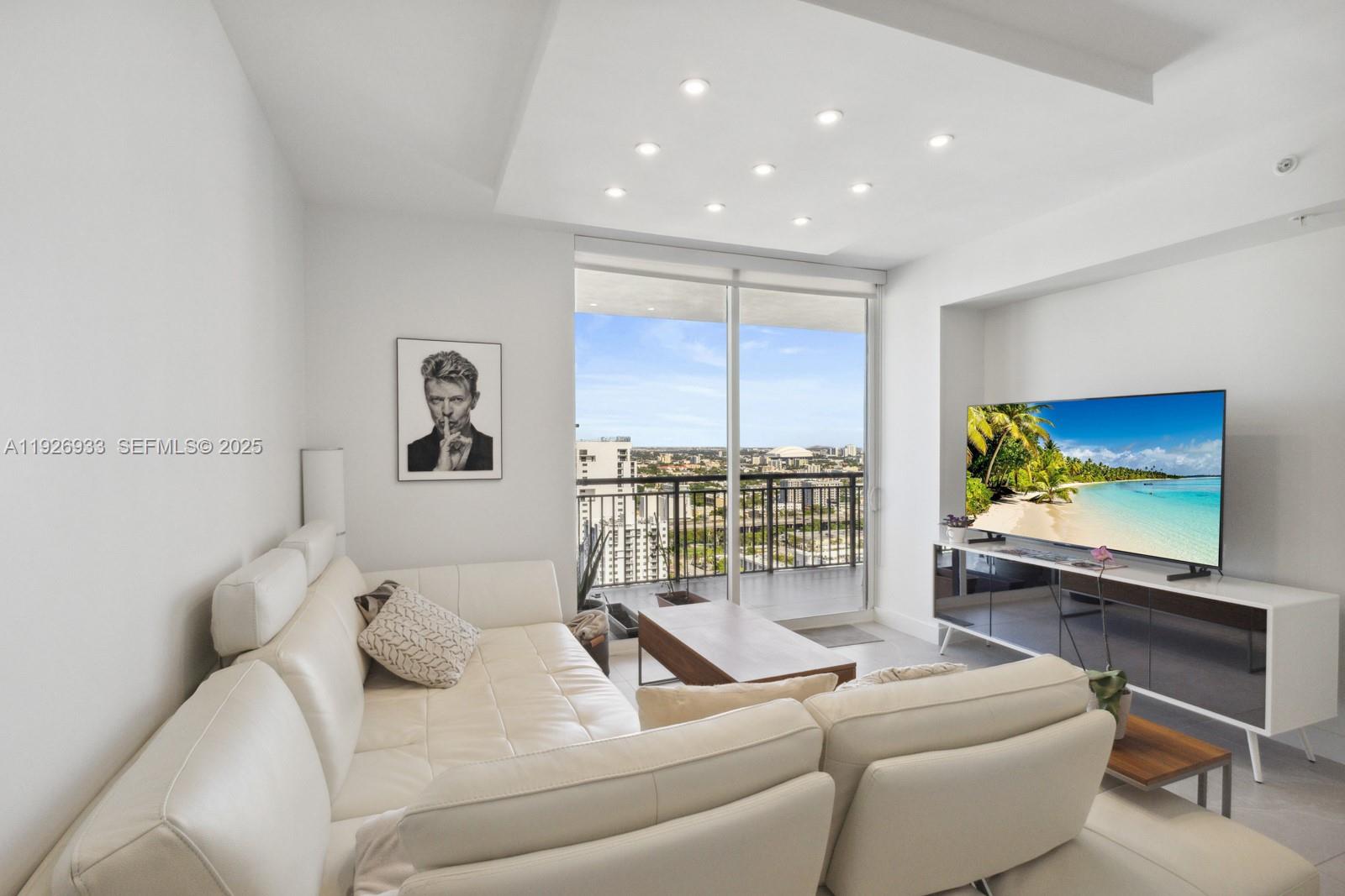 999 SW 1st Ave #2809, Miami FL 33130