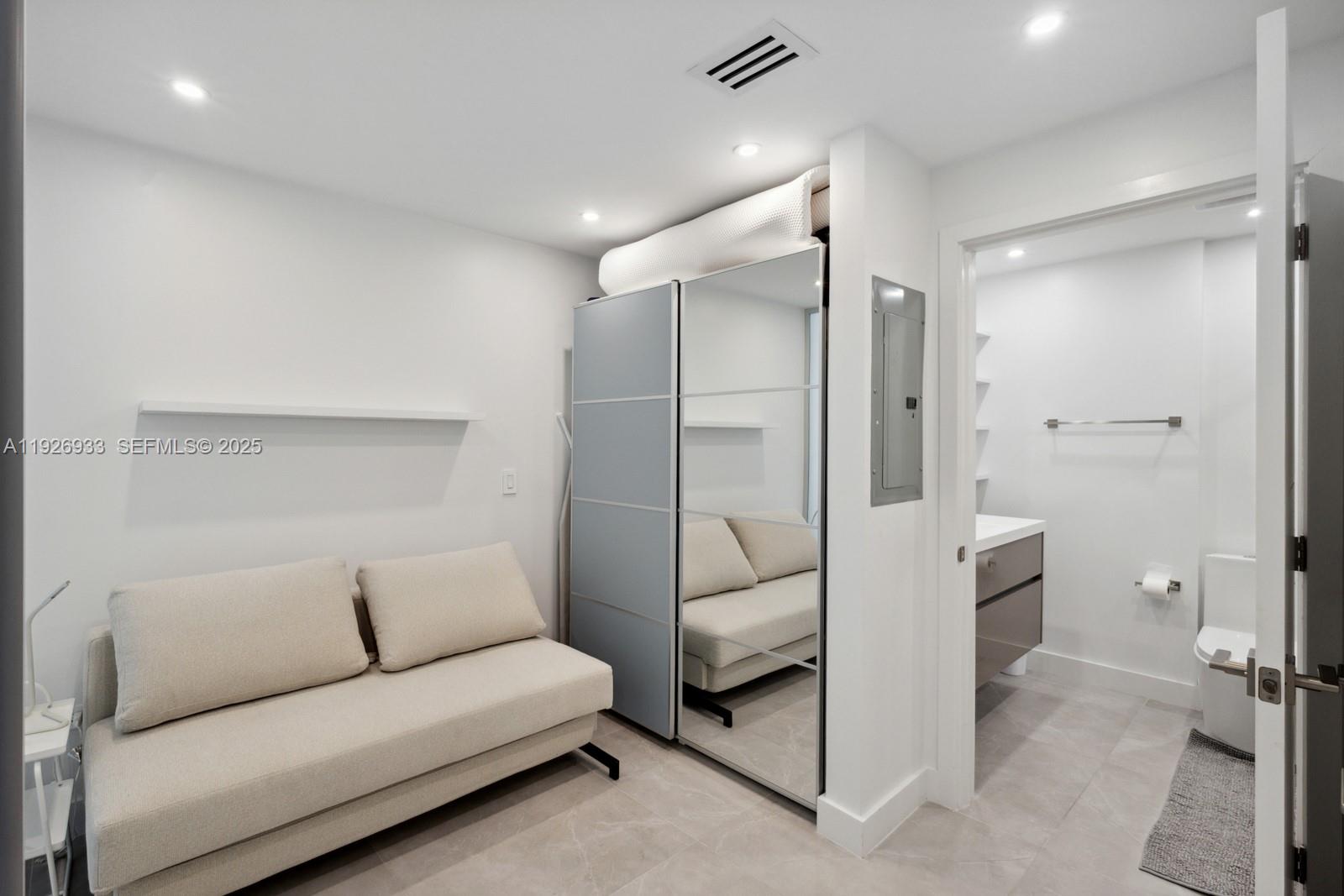 999 SW 1st Ave #2809, Miami FL 33130