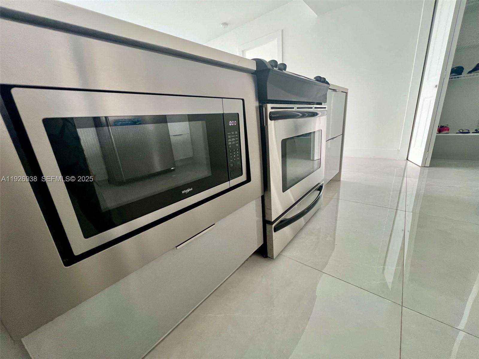 11930 N Bayshore Dr #1406, North Miami FL 33181