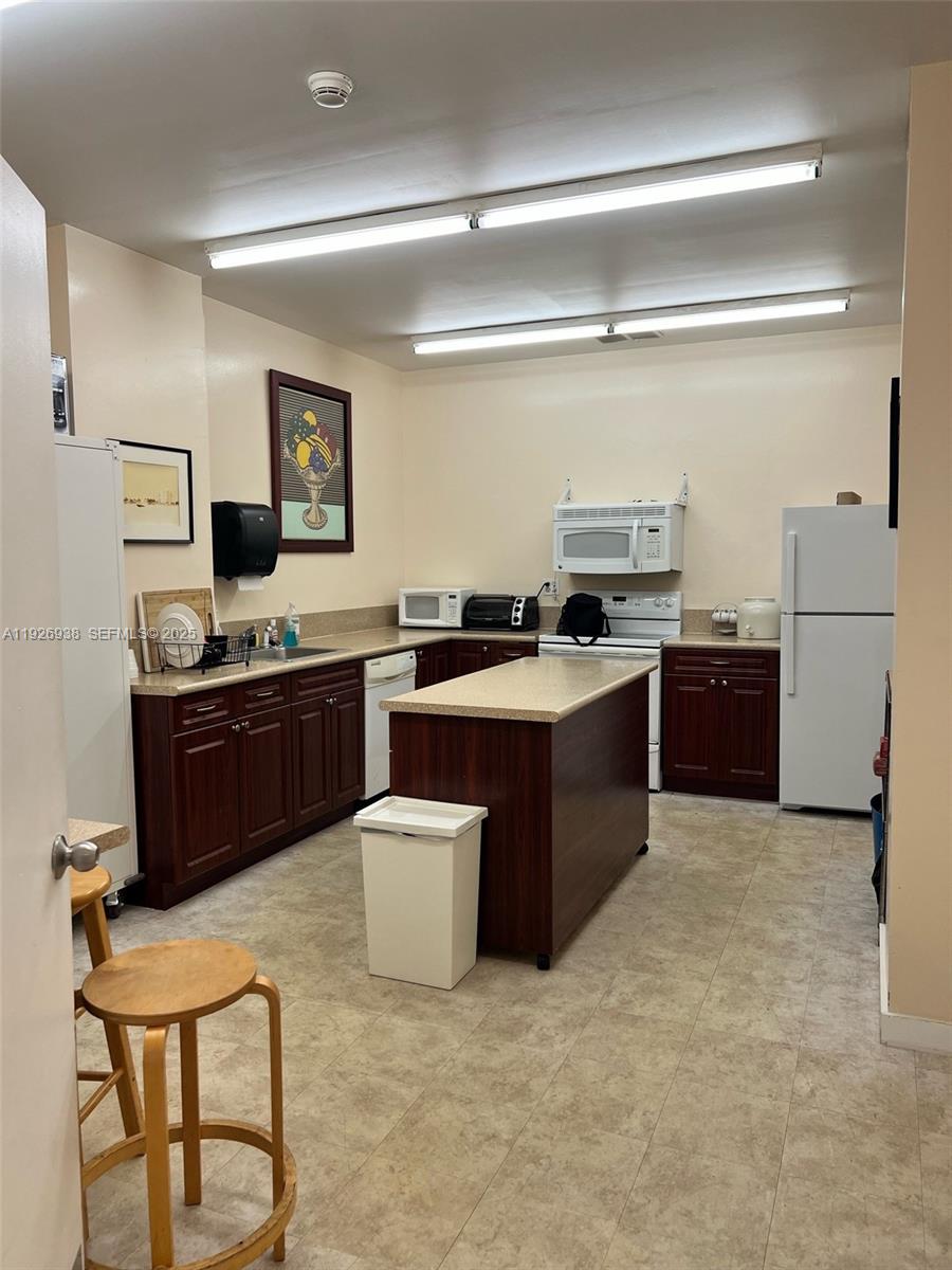 11930 N Bayshore Dr #1406, North Miami FL 33181