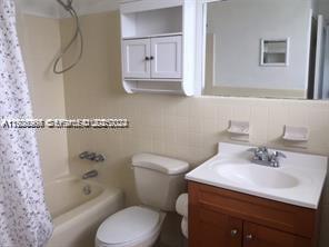 250 S Shore Dr #5, Miami Beach FL 33141