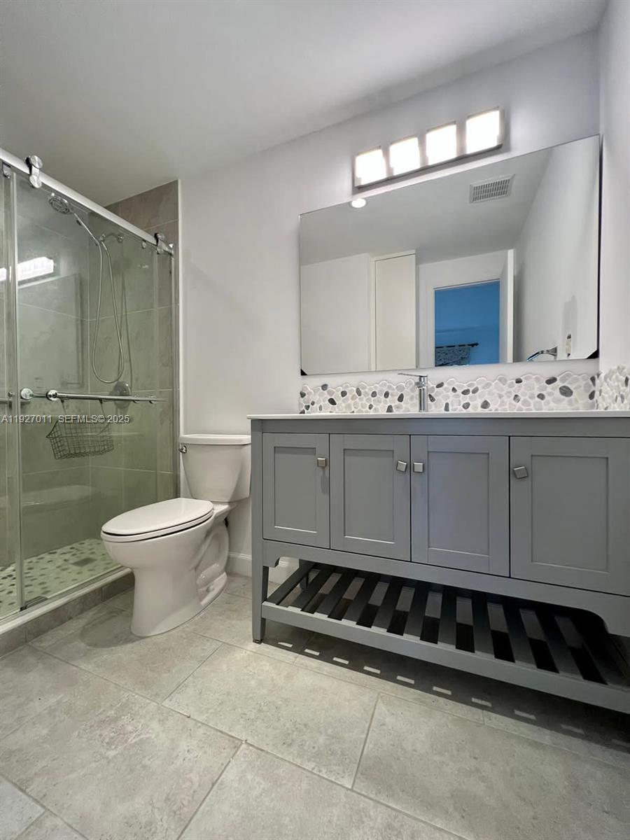 2201 Brickell Ave #83, Miami FL 33129