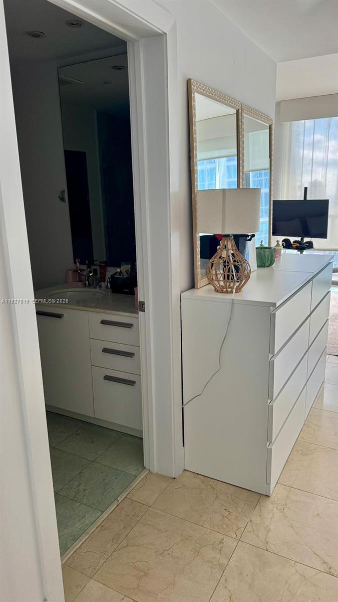 1050 Brickell Ave #3212, Miami FL 33131
