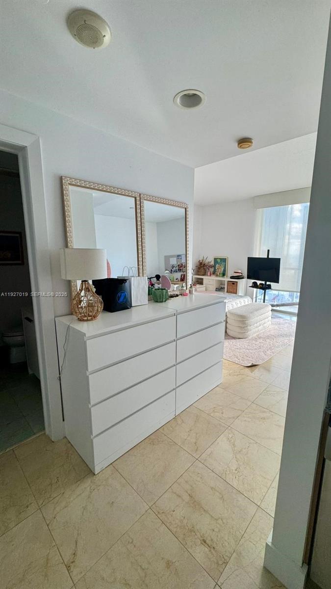 1050 Brickell Ave #3212, Miami FL 33131