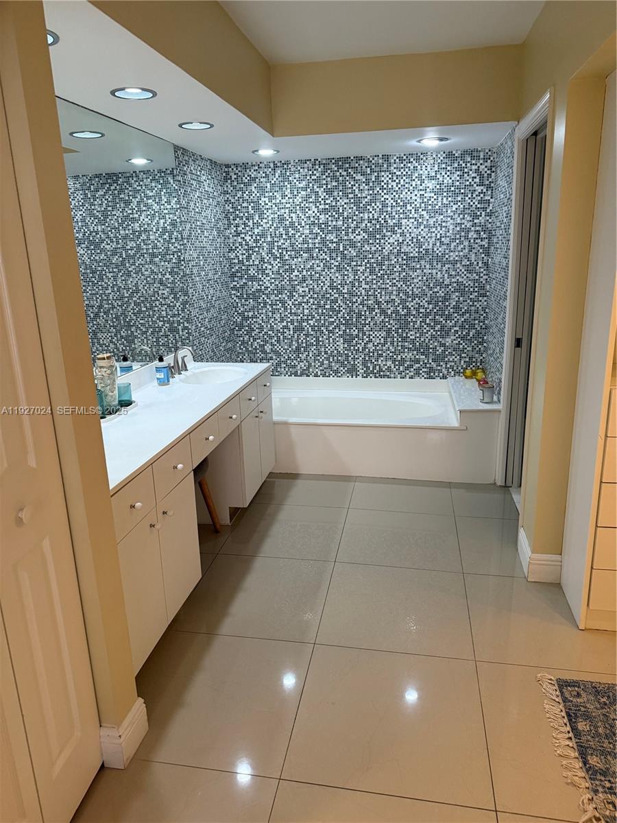 3530 Mystic Pointe Dr #2303, Aventura FL 33180