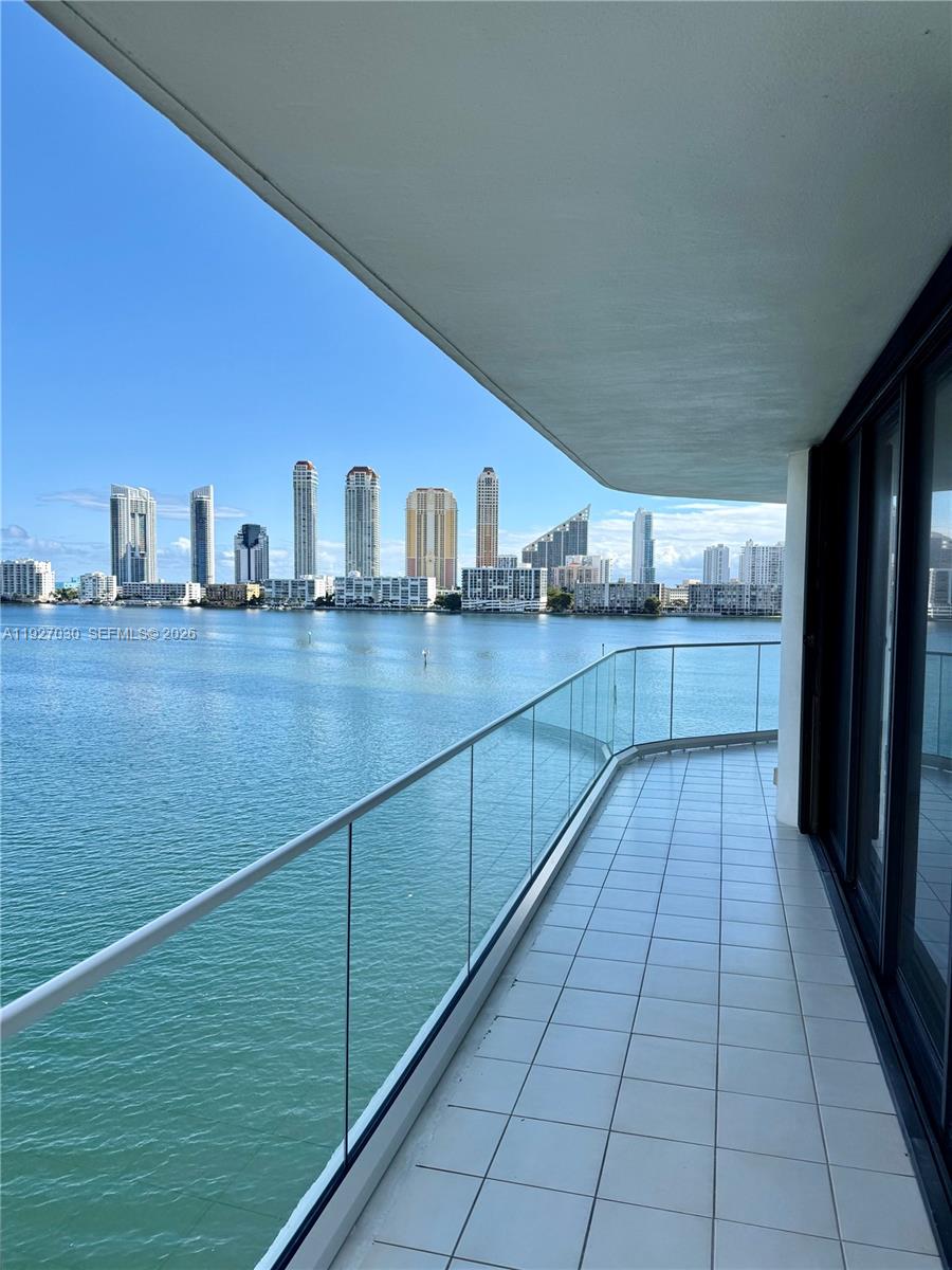 2800 Island Blvd #706, Aventura FL 33160
