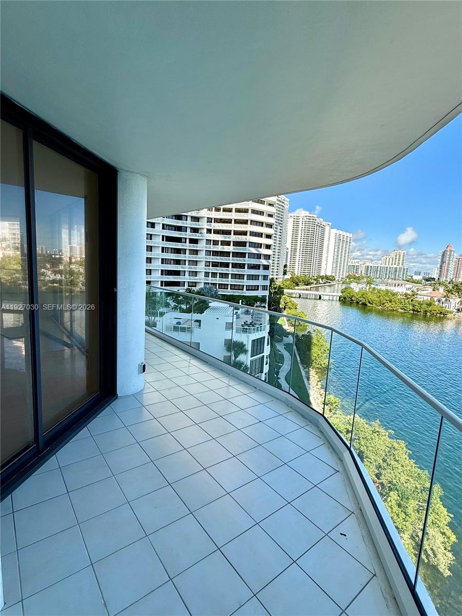 2800 Island Blvd #706, Aventura FL 33160