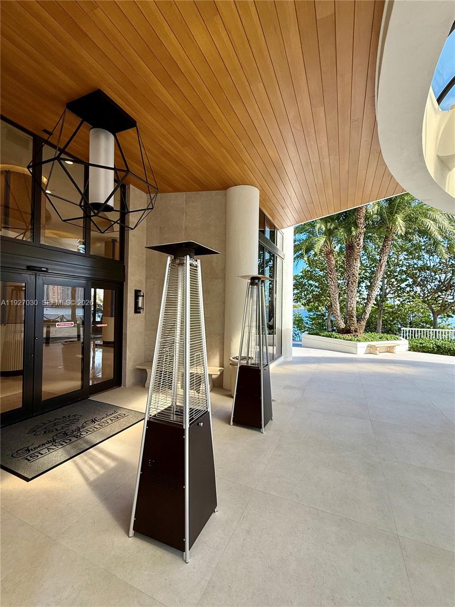 2800 Island Blvd #706, Aventura FL 33160