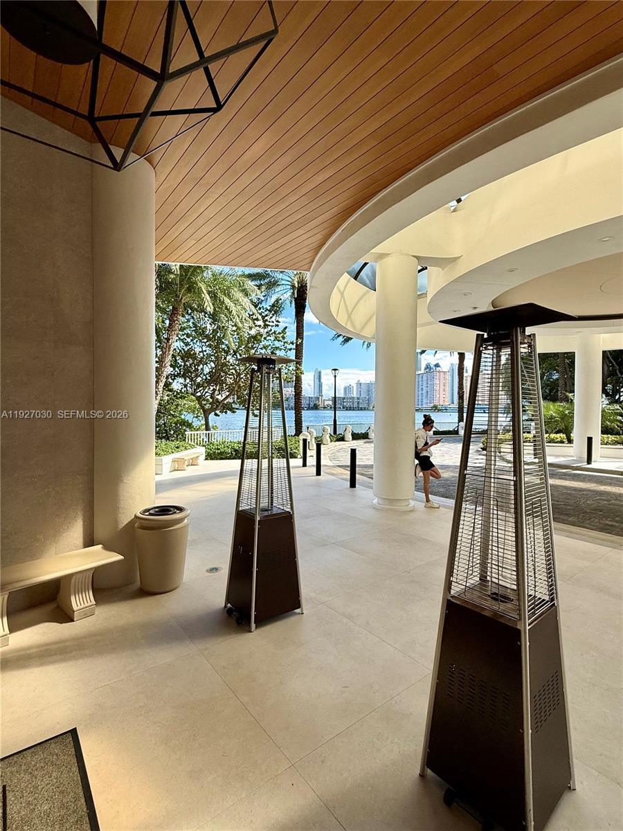 2800 Island Blvd #706, Aventura FL 33160