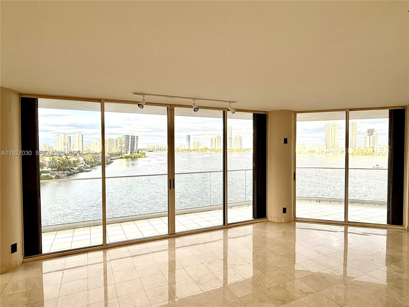 2800 Island Blvd #706, Aventura FL 33160