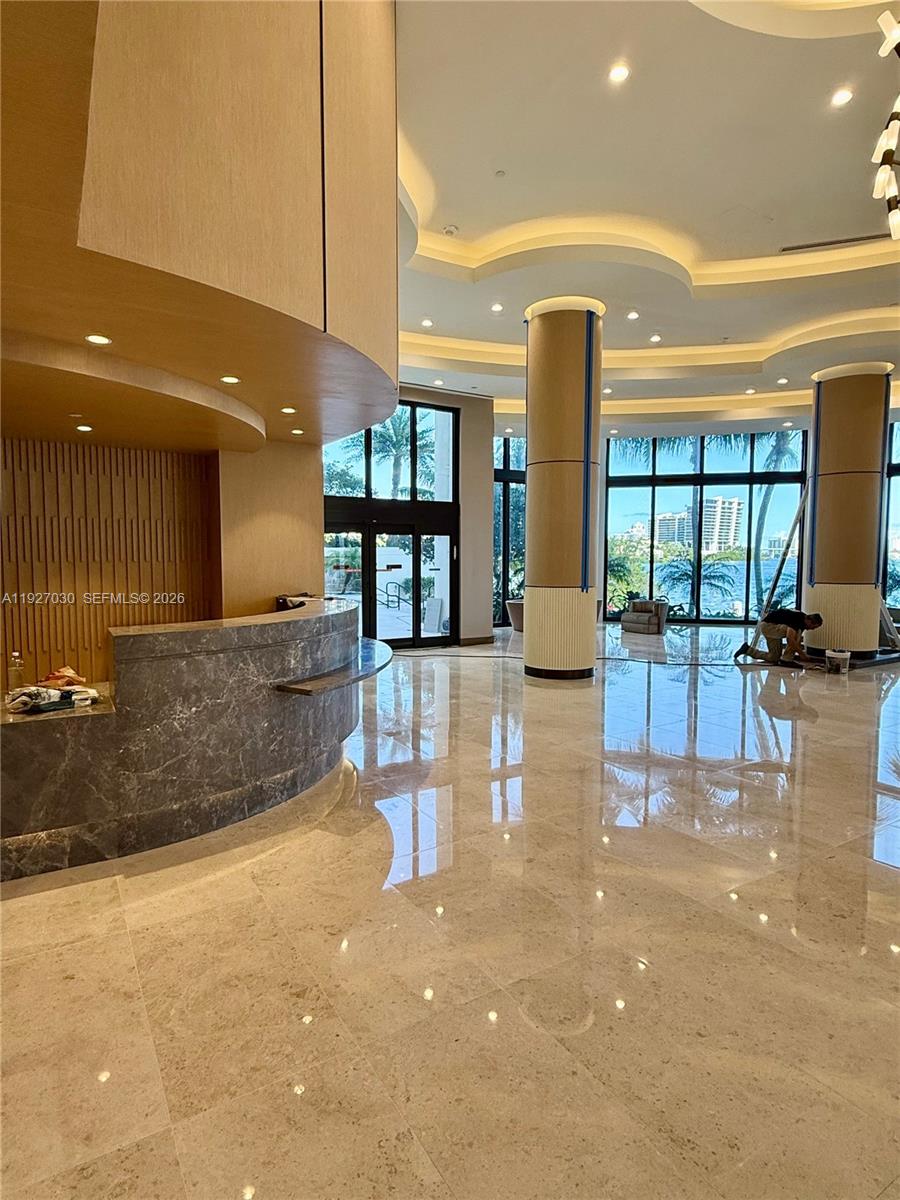 2800 Island Blvd #706, Aventura FL 33160