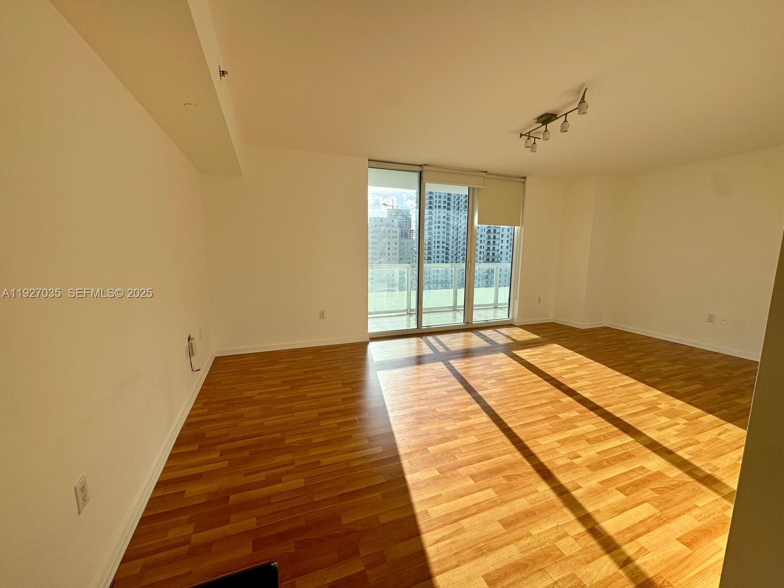 50 BISCAYNE BLVD #1703, Miami FL 33132