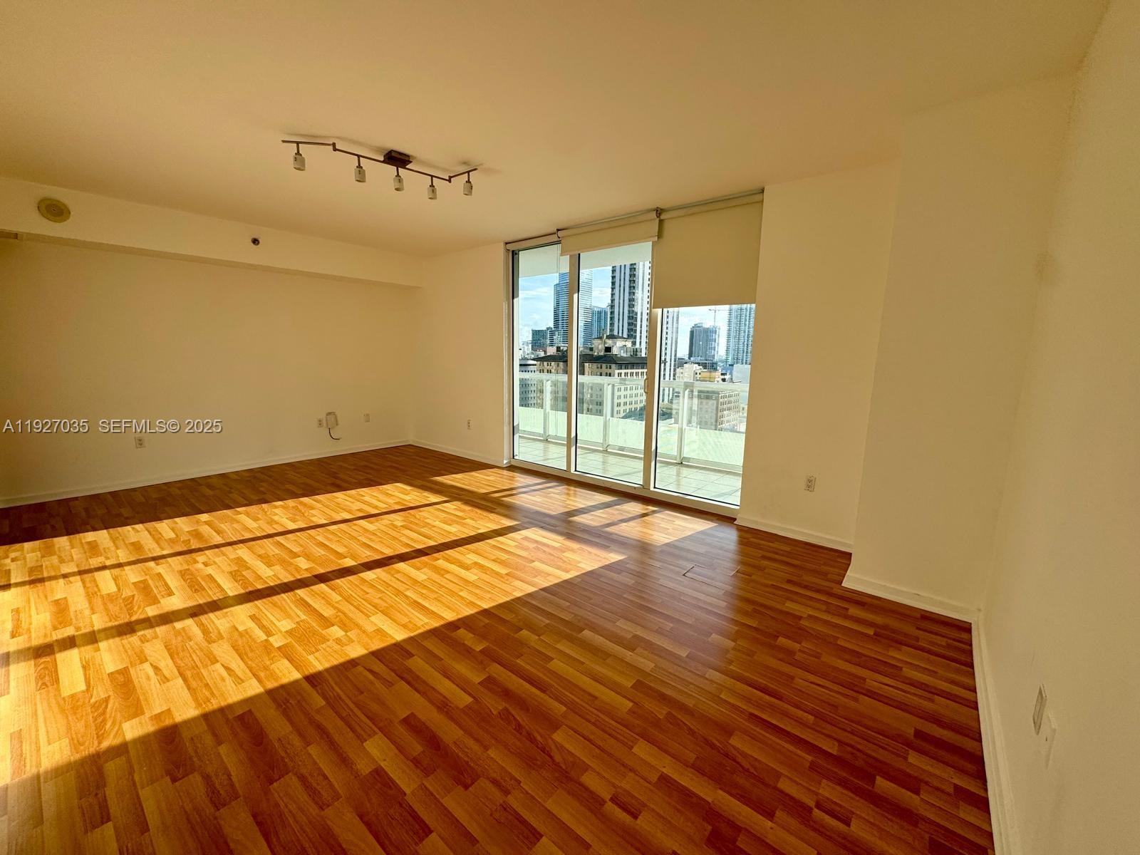 50 BISCAYNE BLVD #1703, Miami FL 33132