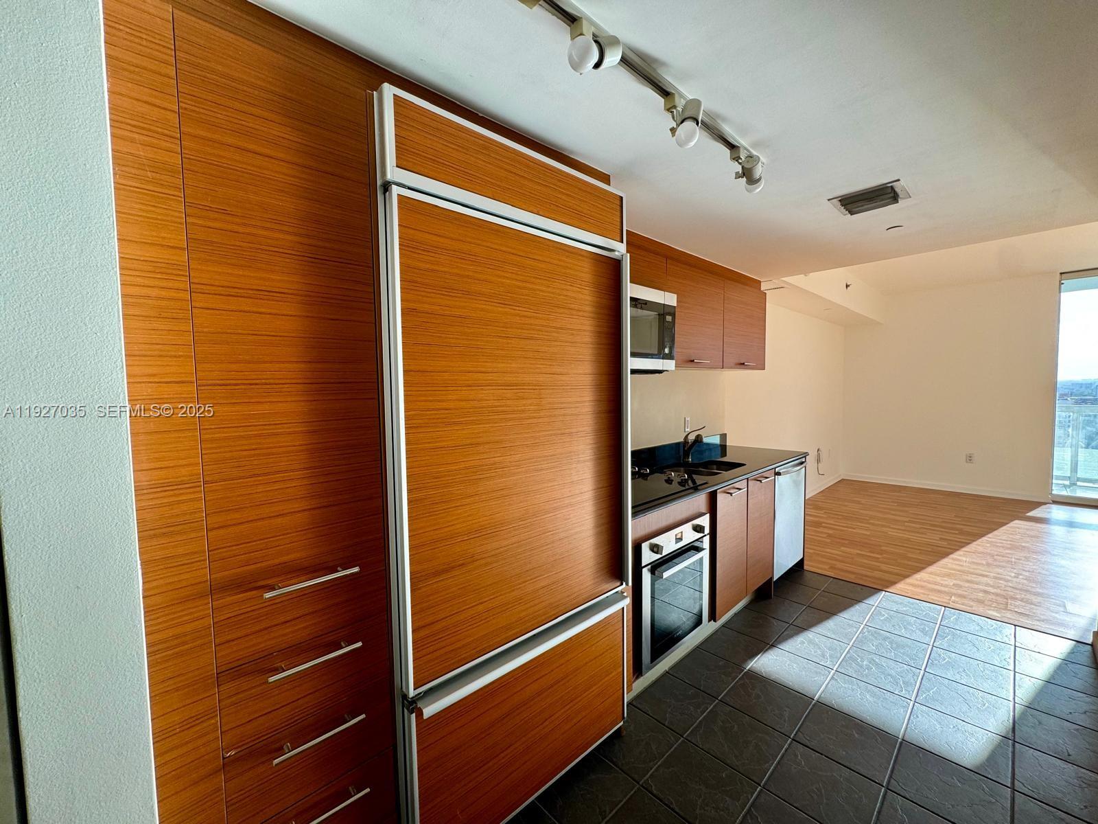 50 BISCAYNE BLVD #1703, Miami FL 33132