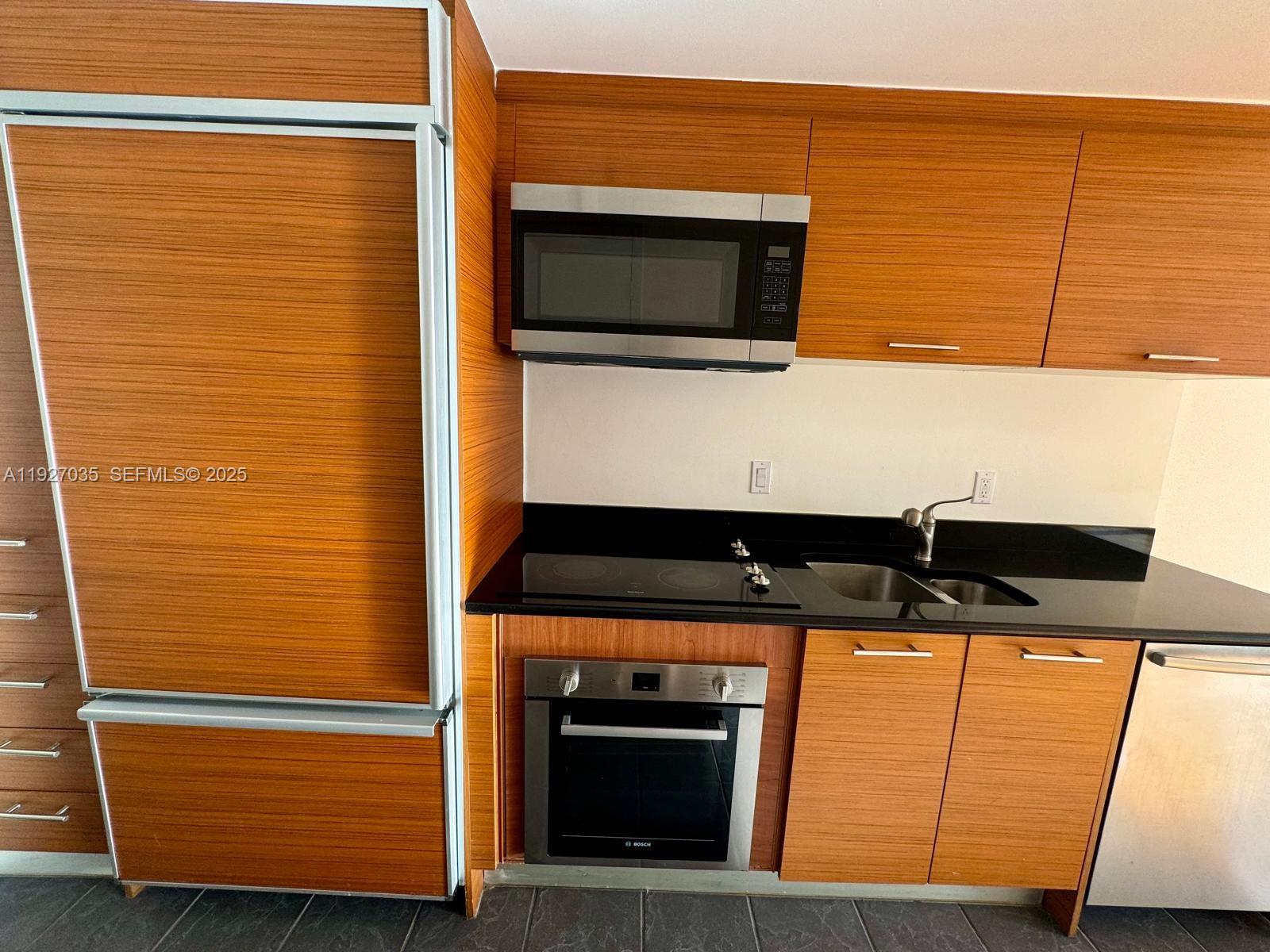 50 BISCAYNE BLVD #1703, Miami FL 33132