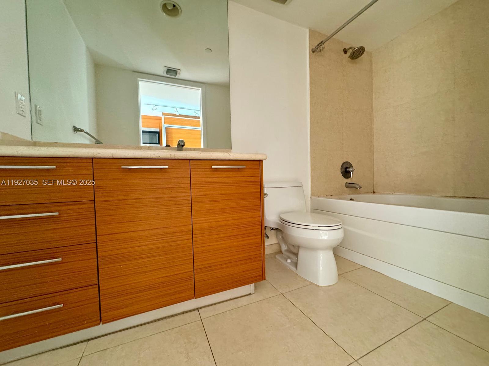 50 BISCAYNE BLVD #1703, Miami FL 33132