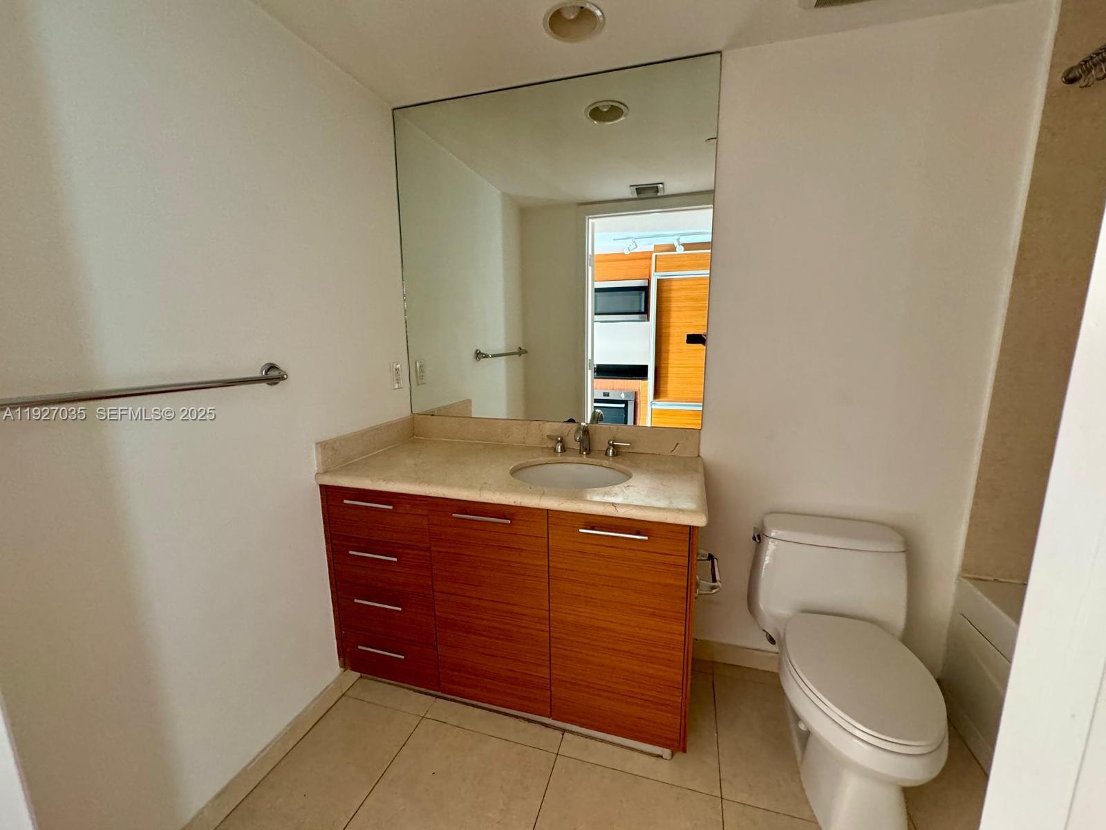 50 BISCAYNE BLVD #1703, Miami FL 33132