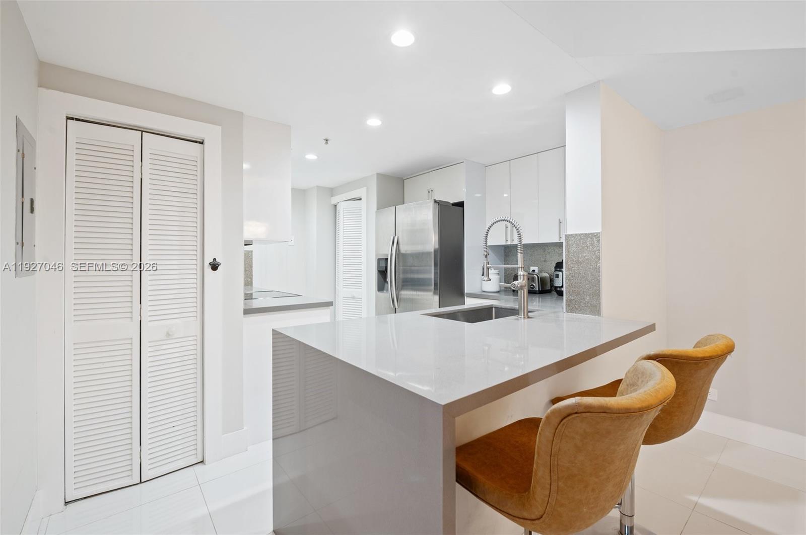 701 Brickell Key Blvd #1605, Miami FL 33131