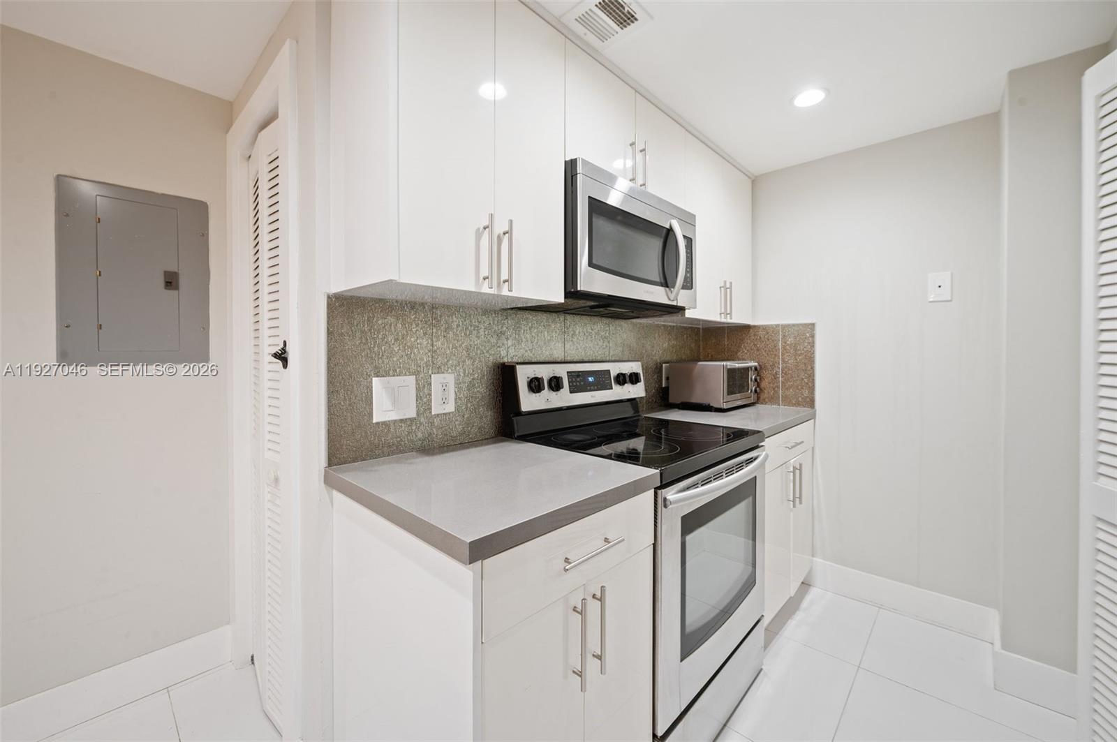 701 Brickell Key Blvd #1605, Miami FL 33131