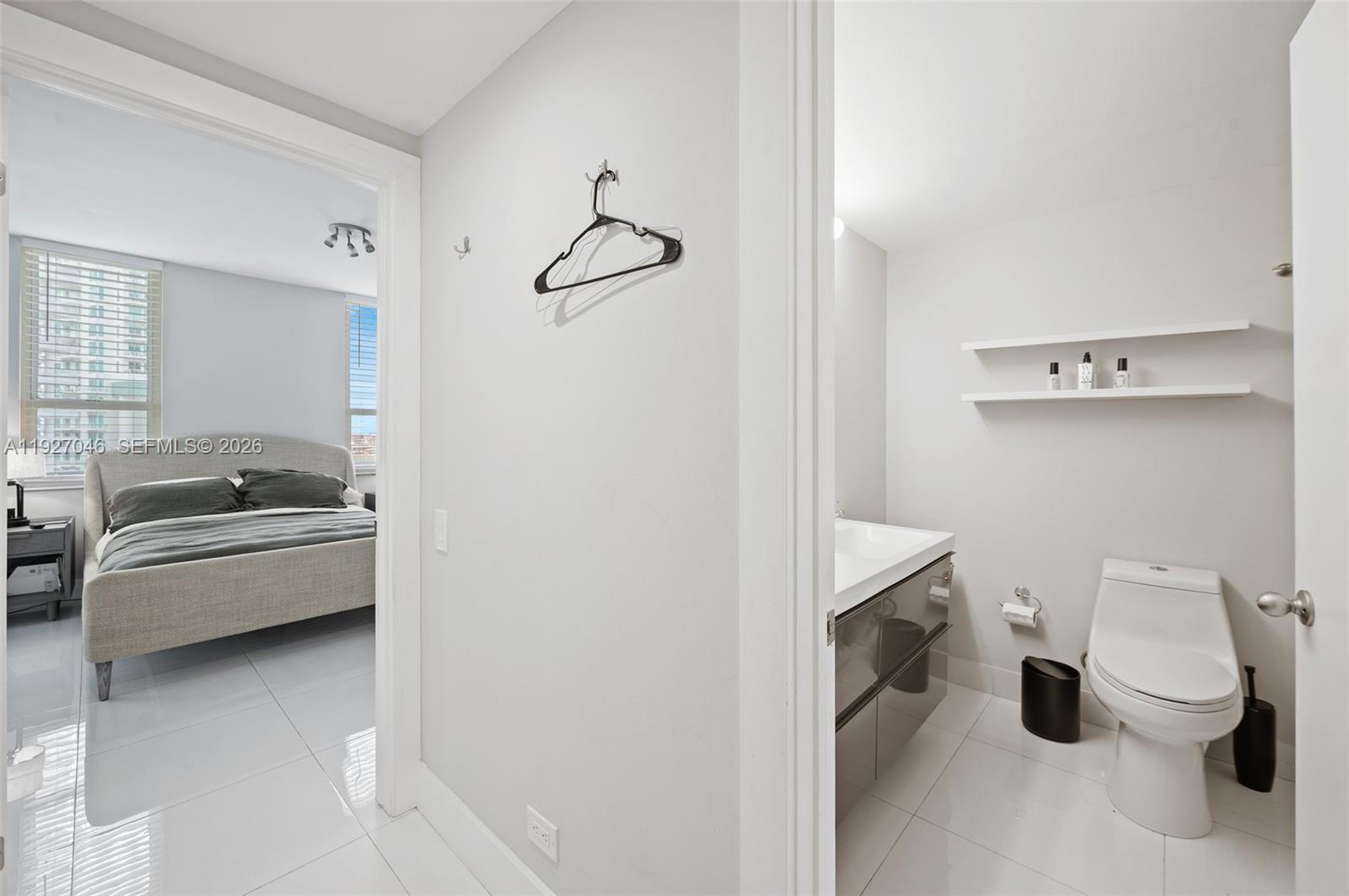 701 Brickell Key Blvd #1605, Miami FL 33131